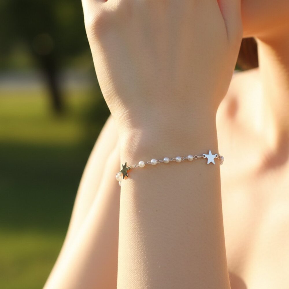 "Trendy Handmade Bracelet – A Thoughtful Gift for Girls & Women | UNVRC1383